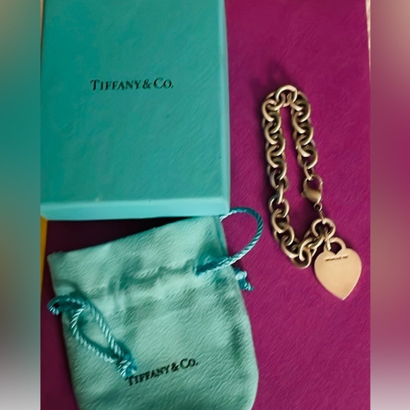 Tiffany & Co Classic Heart Charm Bracelet 7" 925 with box and pouch - Picture 3 of 4